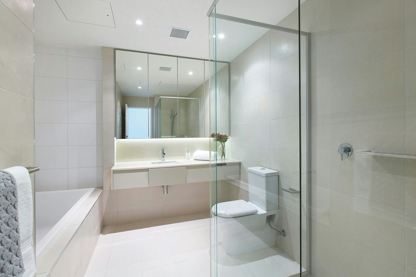 27 South Wharf Drive, Docklands, VIC