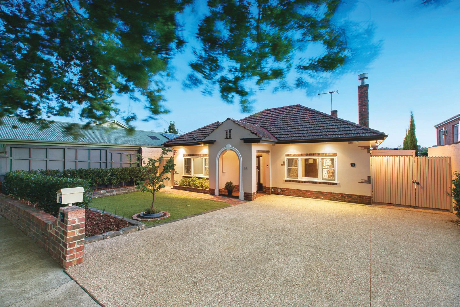 16 Nepean Street, Glen Iris, VIC