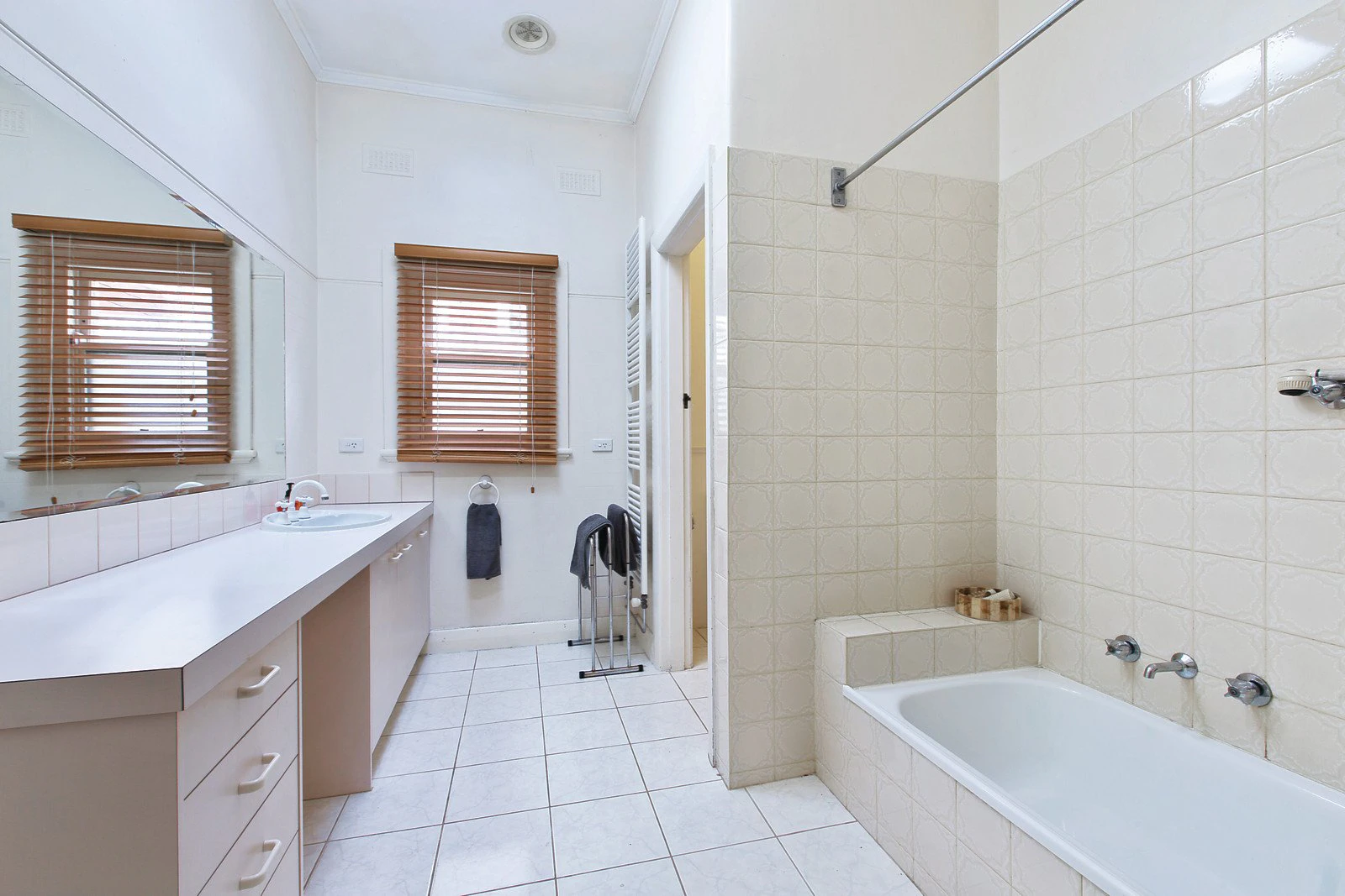 142 Summerhill Road, Glen Iris, VIC