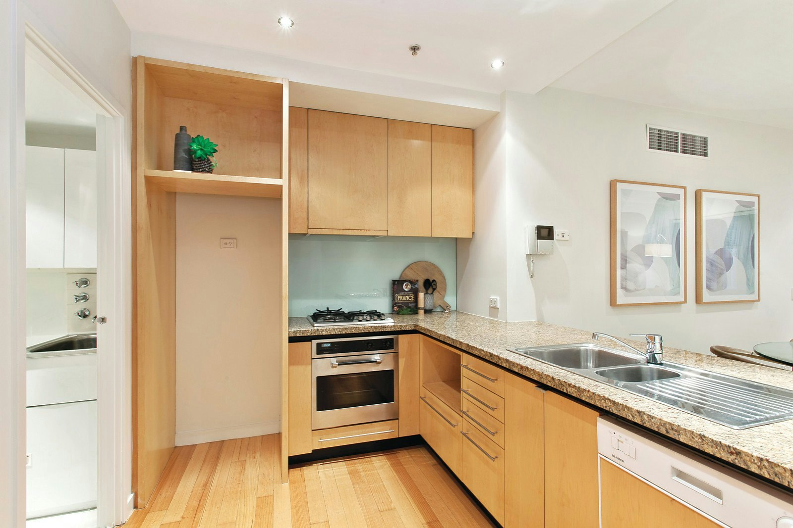 606/80 Clarendon Street, Southbank, VIC