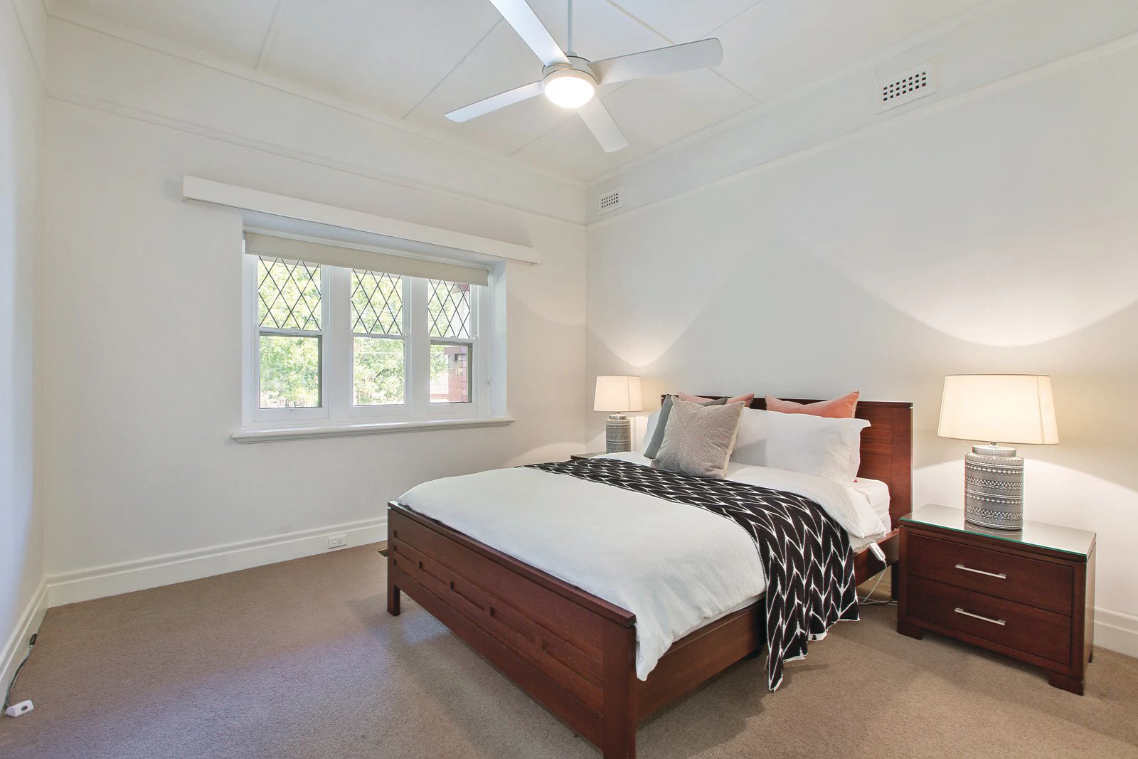 17 Nepean Street, Glen Iris, VIC