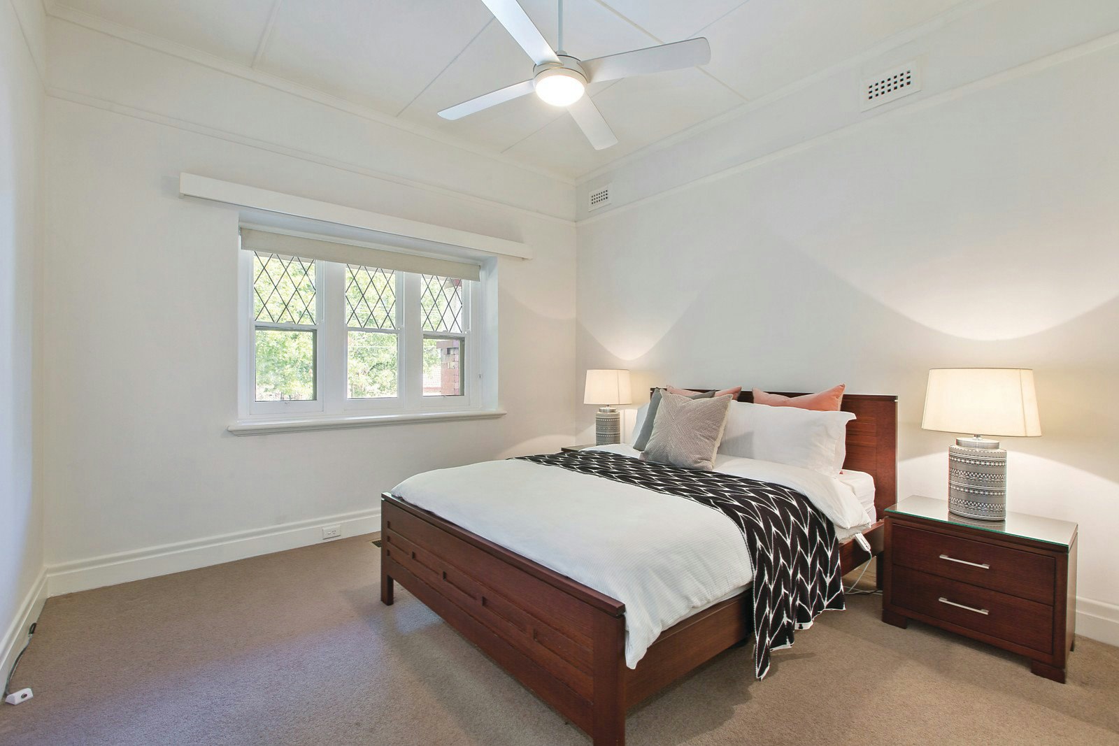 17 Nepean Street, Glen Iris, VIC