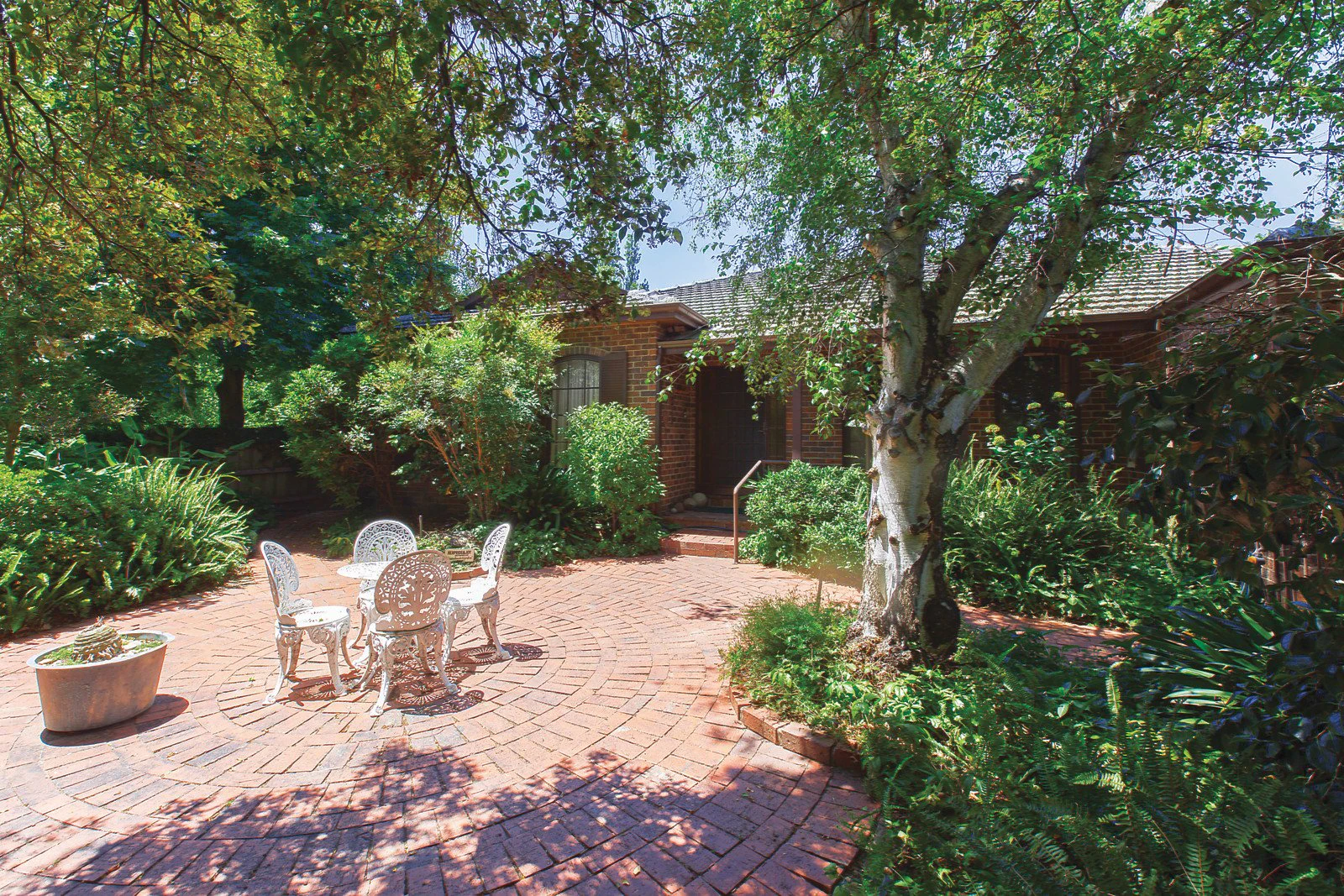 18 Monomeath Avenue, Canterbury, VIC