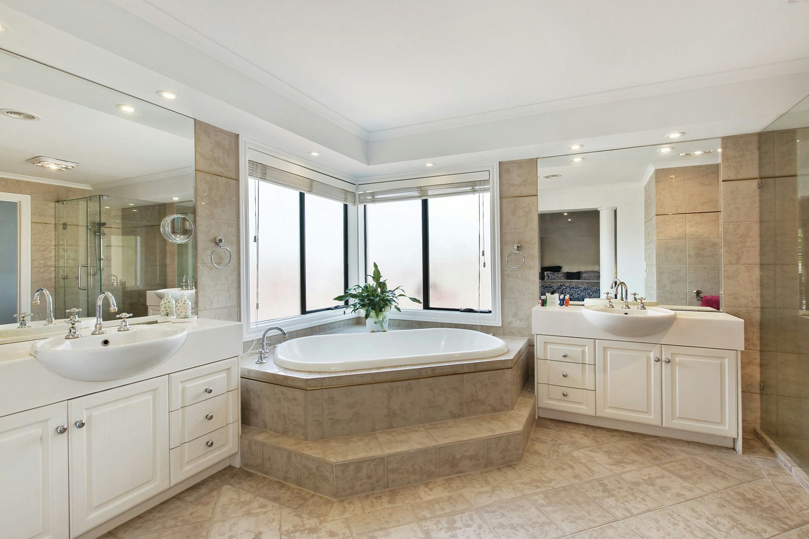 26 St Johns Avenue, Mont Albert, VIC