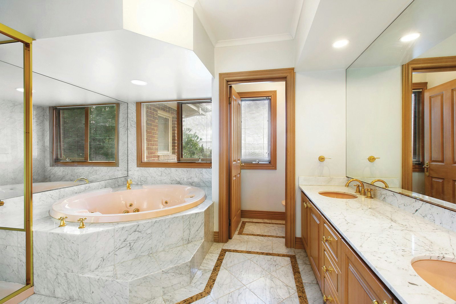 11 Kenmare Street, Mont Albert North, VIC