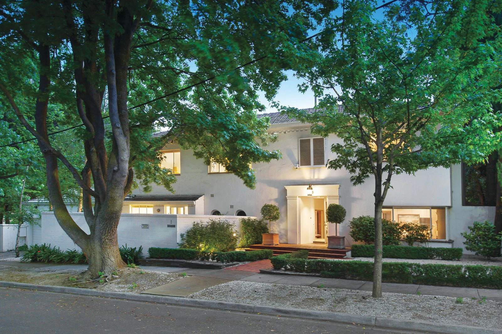 1 Lisbuoy Court, Toorak, VIC