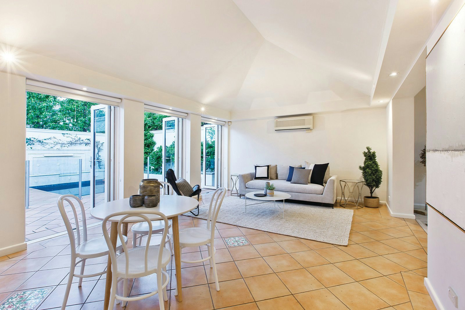 9 Devorgilla Avenue, Toorak, VIC