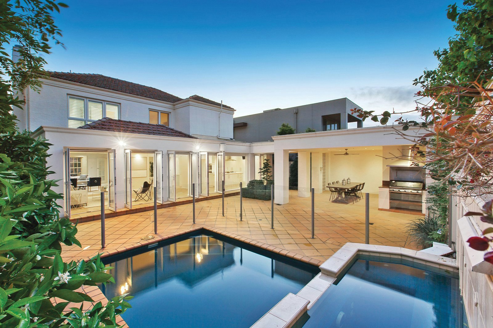 9 Devorgilla Avenue, Toorak, VIC