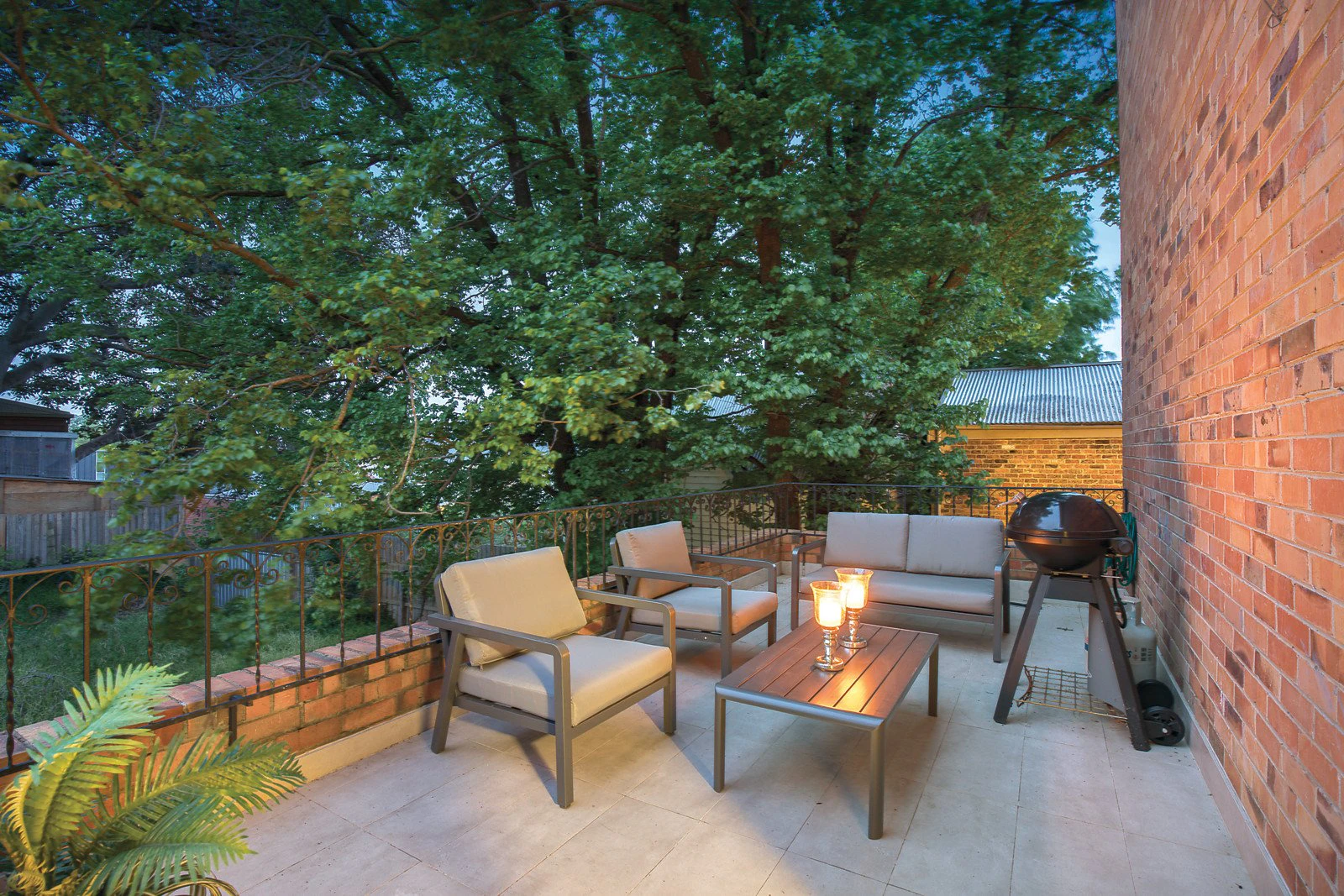 2/15 Shakespeare Grove, Hawthorn, VIC