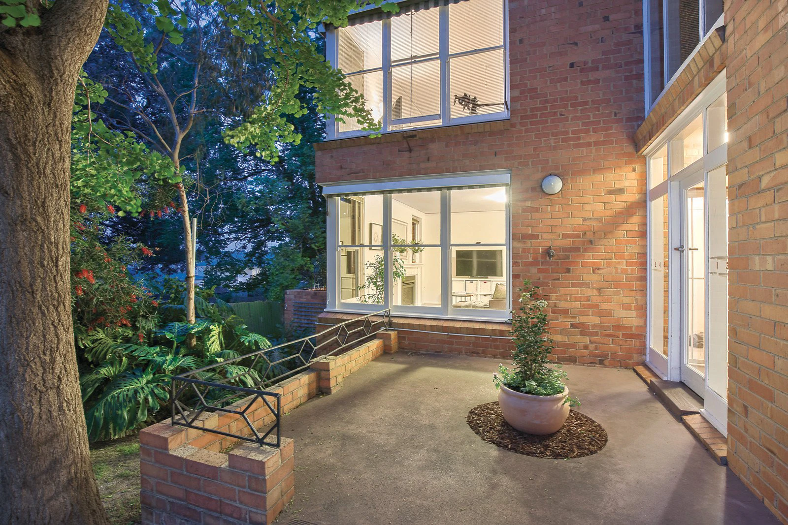 2/15 Shakespeare Grove, Hawthorn, VIC