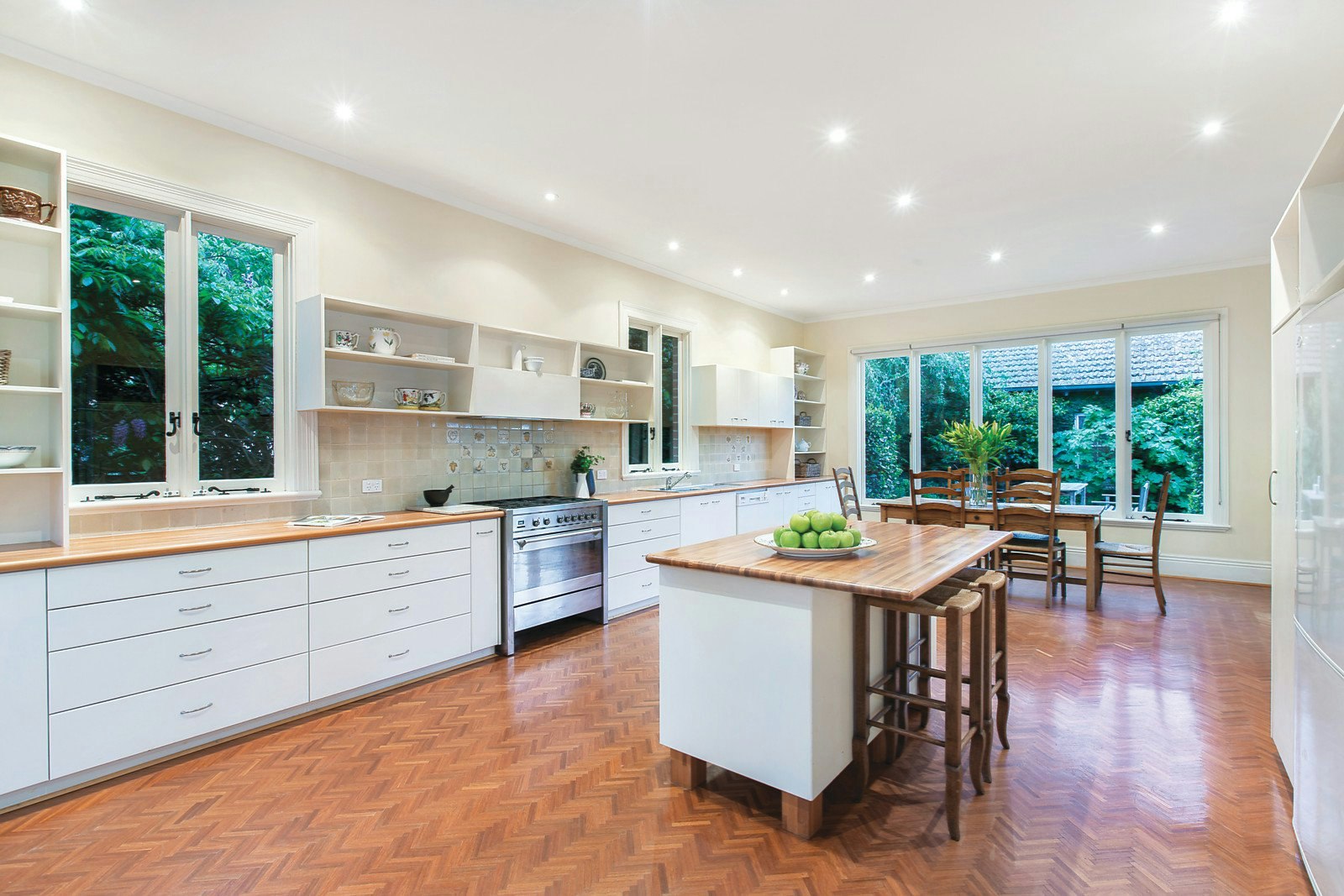 33 Claremont Avenue, Malvern, VIC