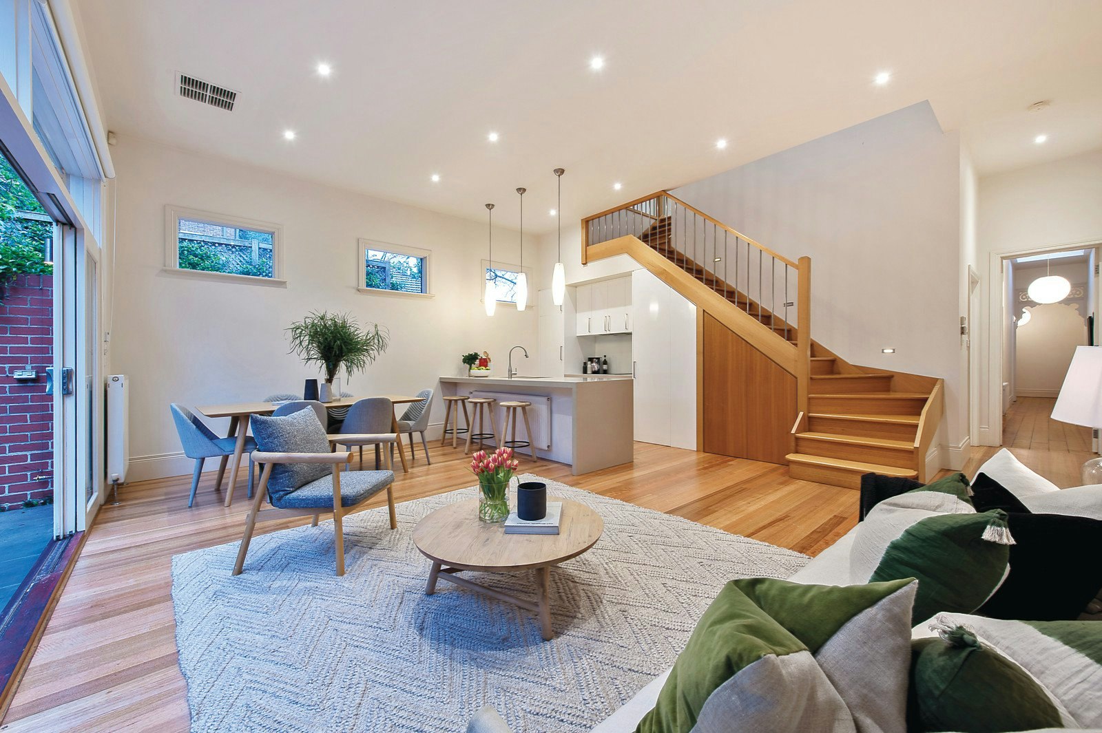 2 Glendearg Grove, Malvern, VIC