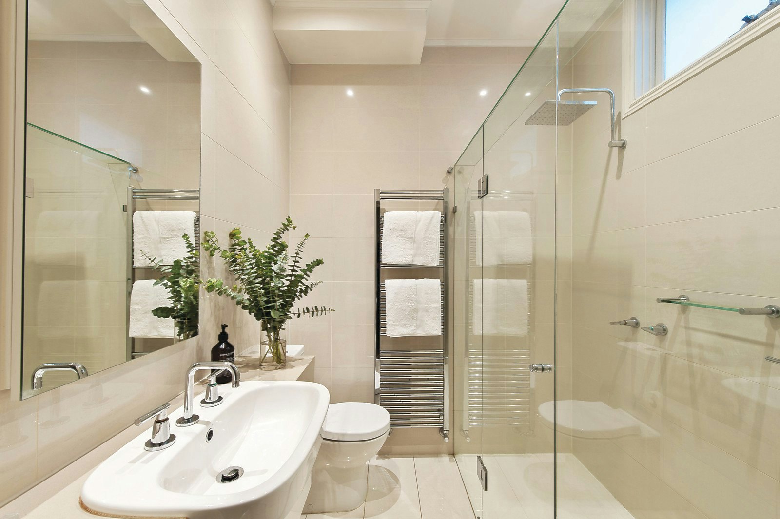 2 Glendearg Grove, Malvern, VIC