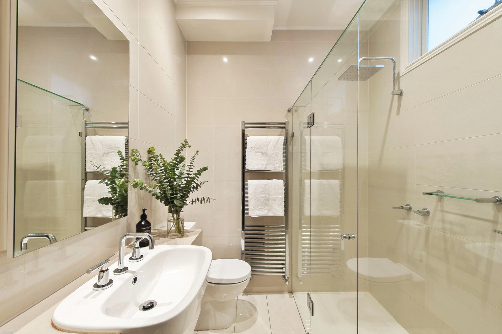 2 Glendearg Grove, Malvern, VIC