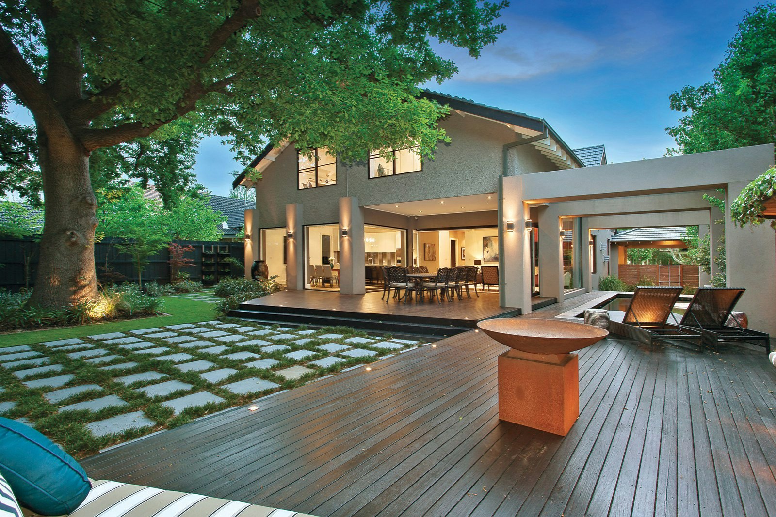 14 Hedgeley Avenue, Malvern East, VIC