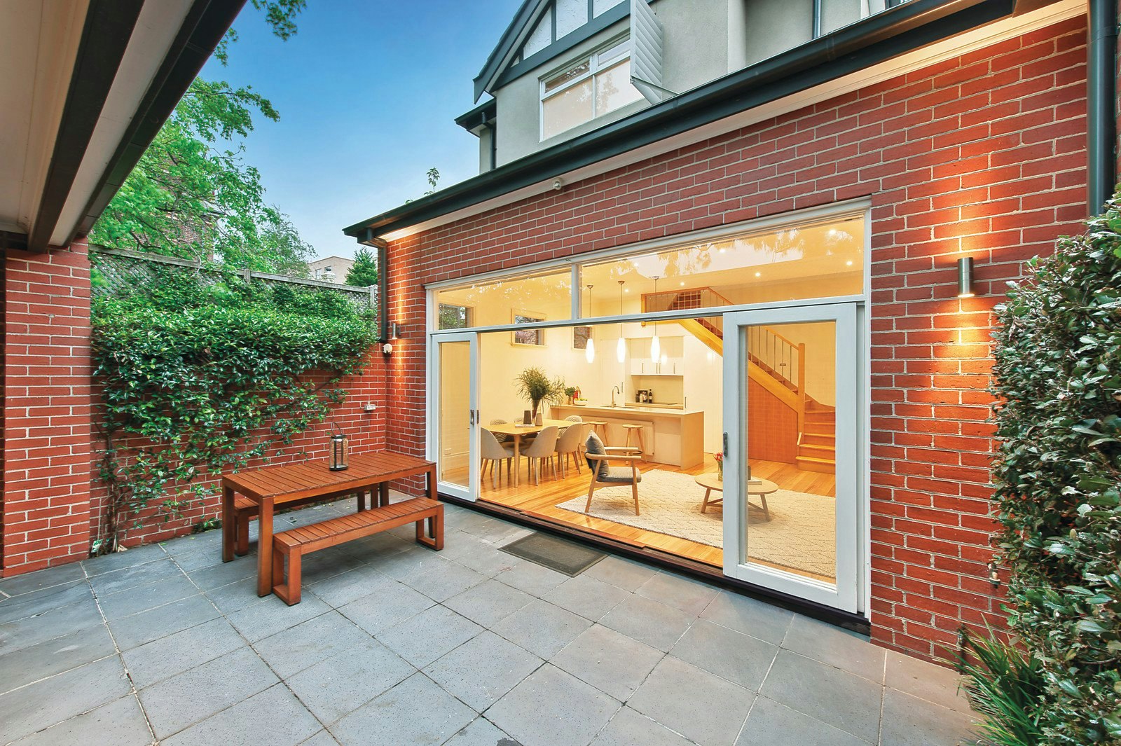 2 Glendearg Grove, Malvern, VIC