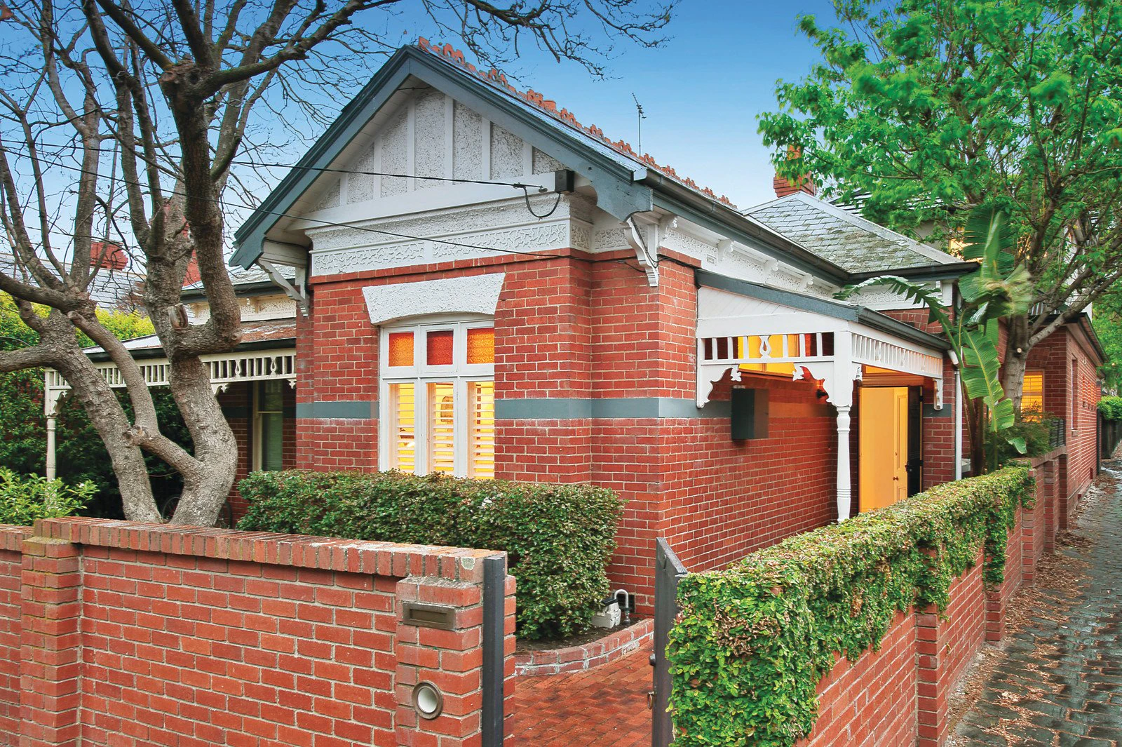 2 Glendearg Grove, Malvern, VIC