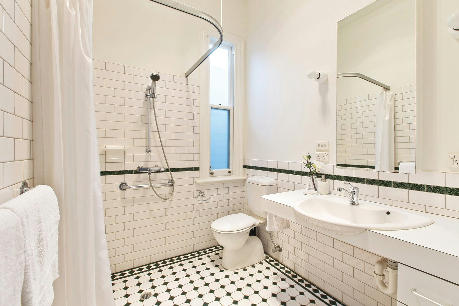 39 Raglan Street, Port Melbourne, VIC