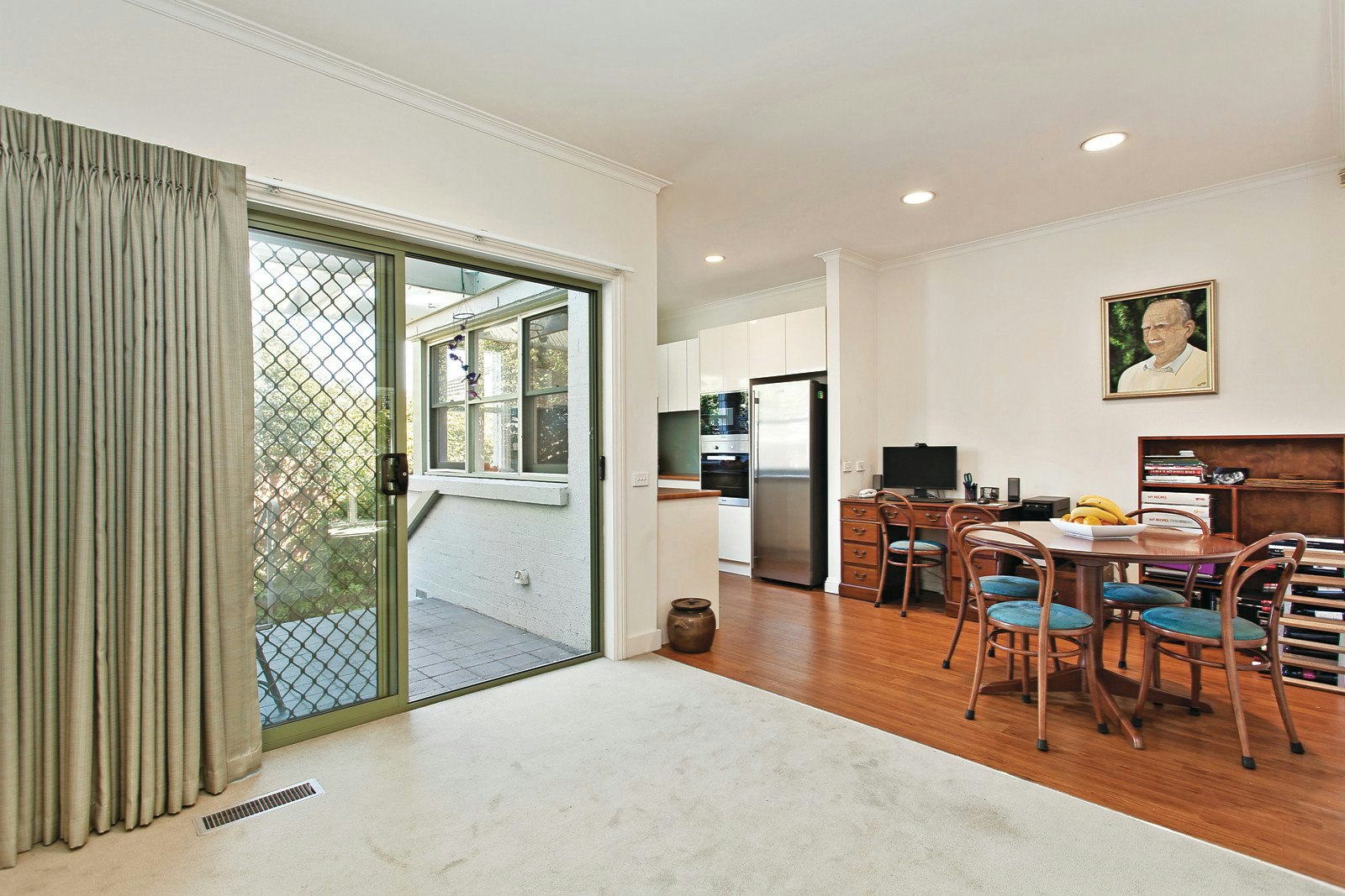 11 Fellows Street, Hughesdale, VIC