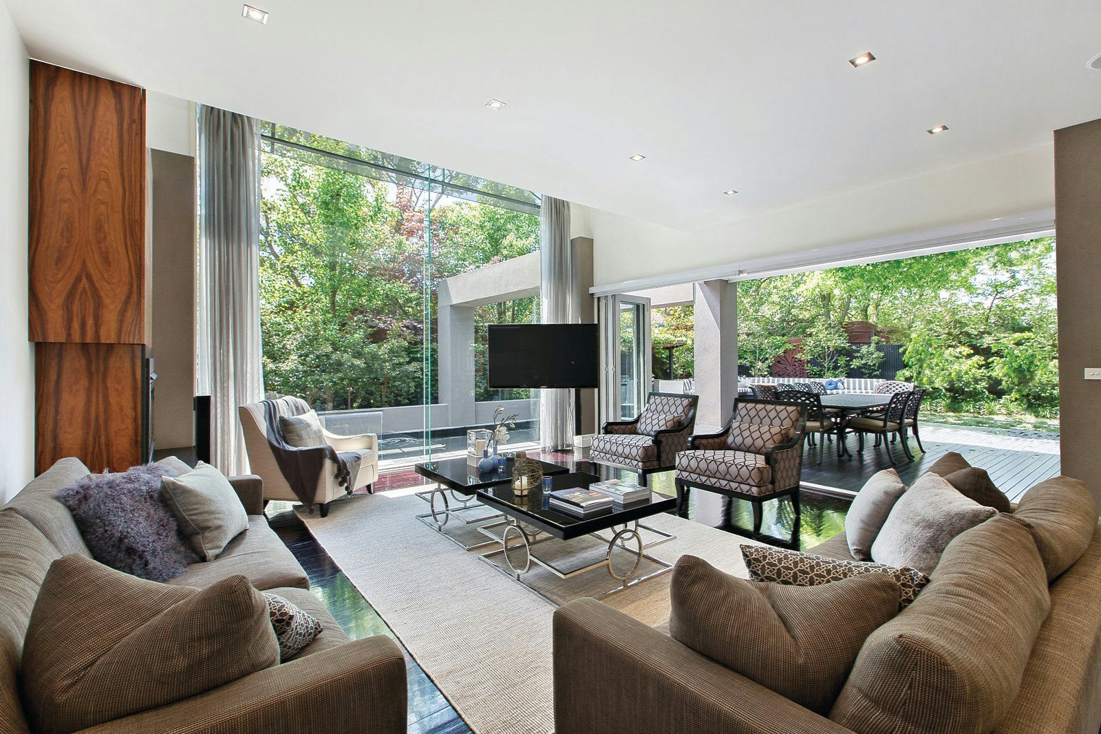 14 Hedgeley Avenue, Malvern East, VIC