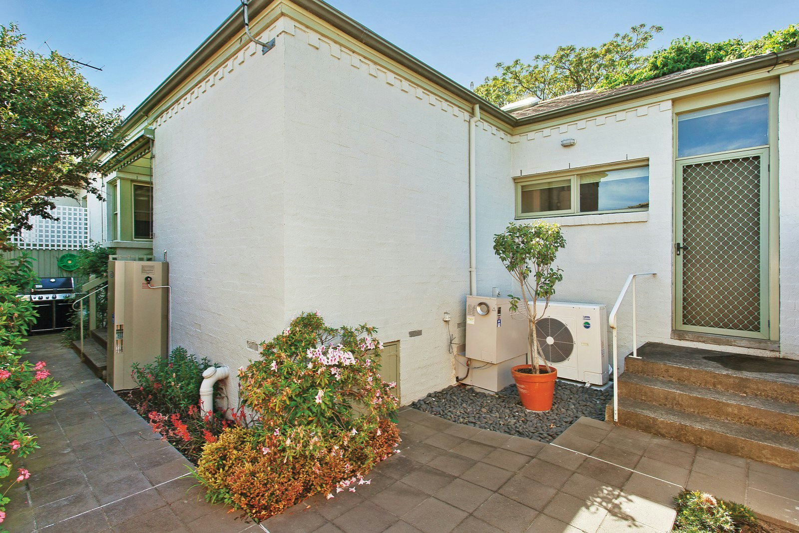 11 Fellows Street, Hughesdale, VIC