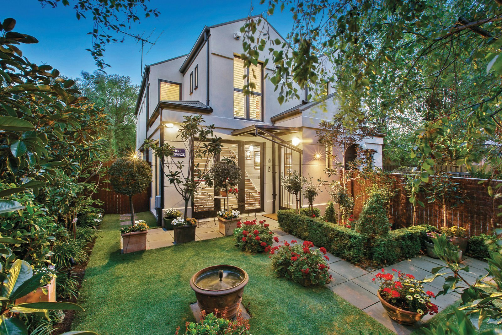 2/58 Wattletree Road, Armadale, VIC