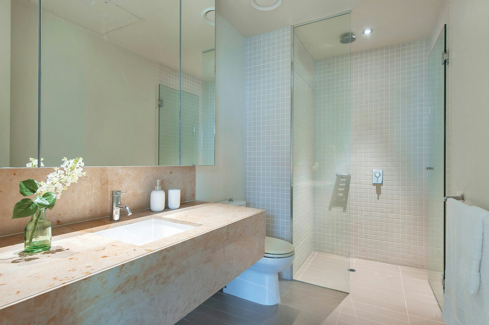 906/1 Roy Street, Melbourne, VIC