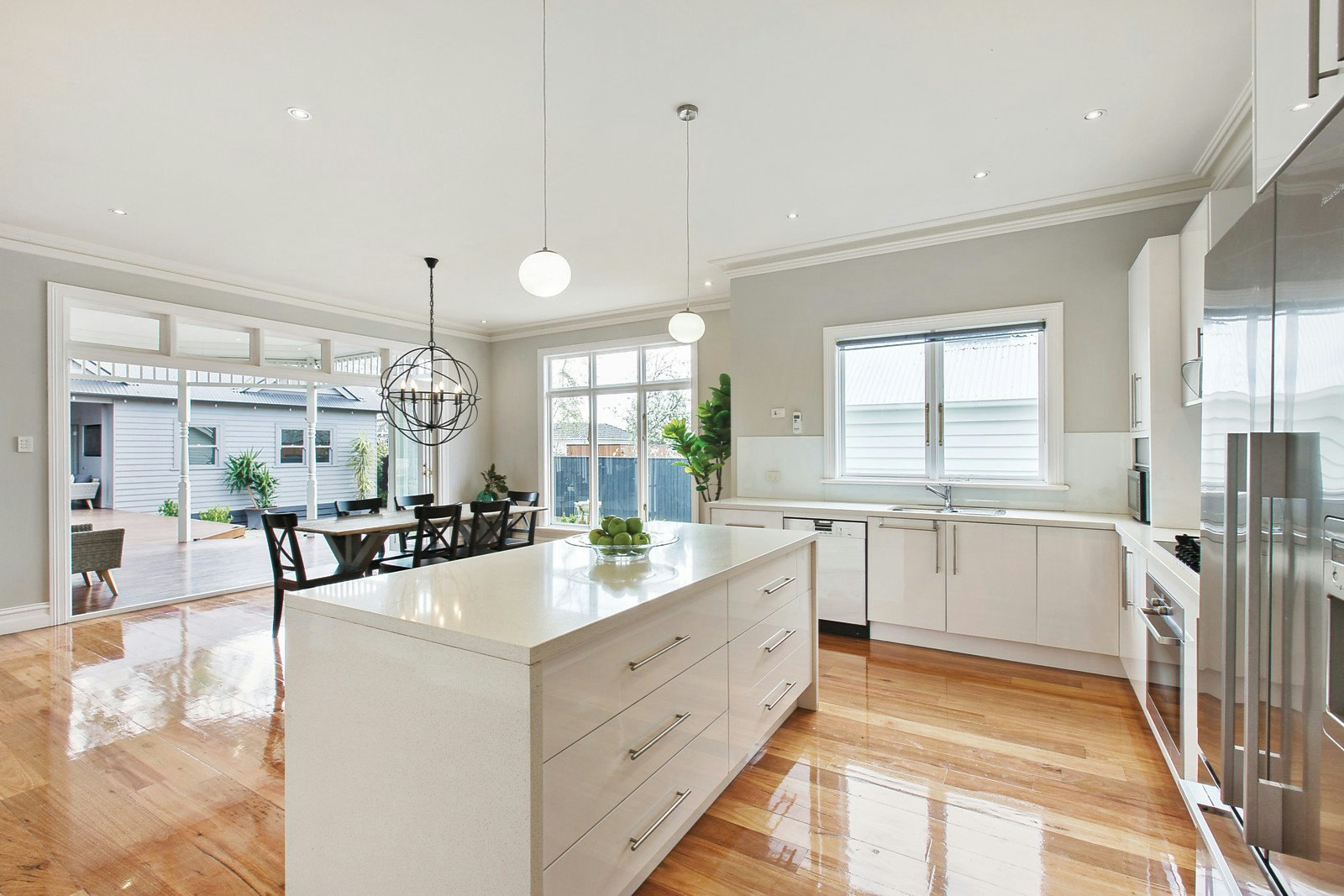 8 Middlesex Road, Surrey Hills, VIC