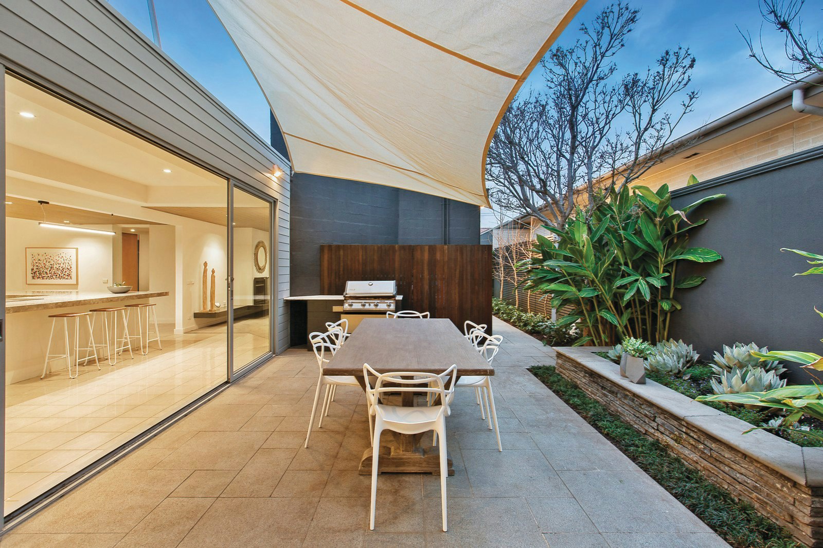 4 The Avenue, Hampton, VIC