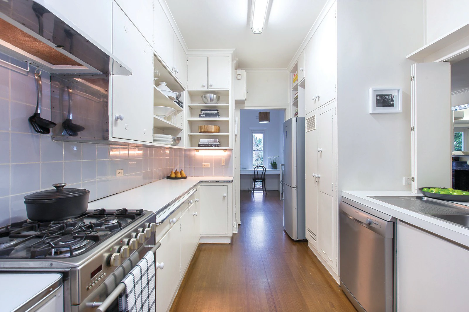 2/7 Torresdale Road, Toorak, VIC