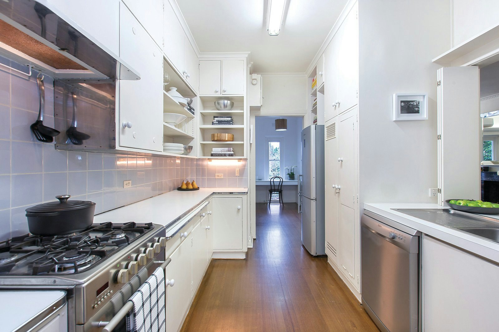 2/7 Torresdale Road, Toorak, VIC