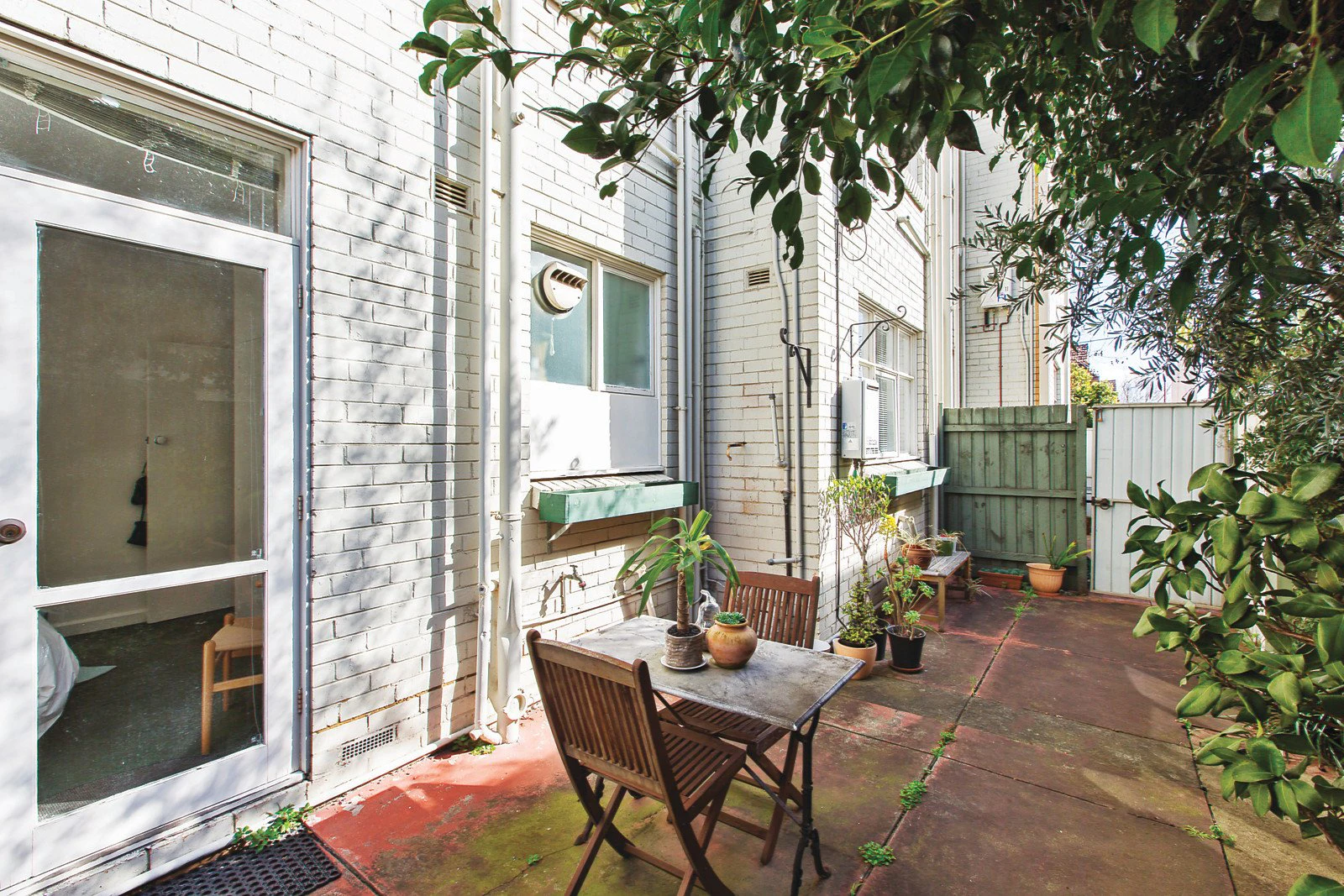 2/15 Pine Avenue, Elwood, VIC