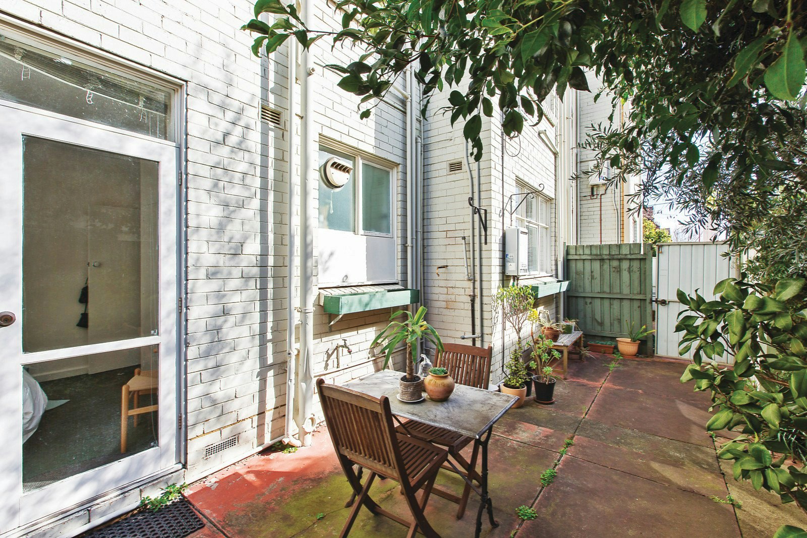 2/15 Pine Avenue, Elwood, VIC