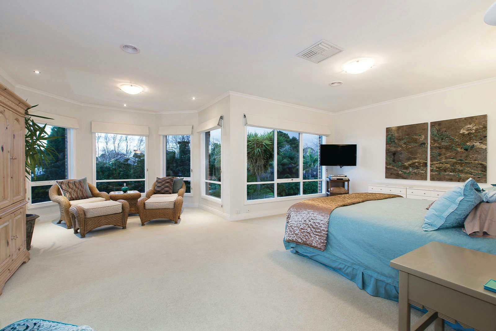 71 Outer Crescent, Brighton, VIC