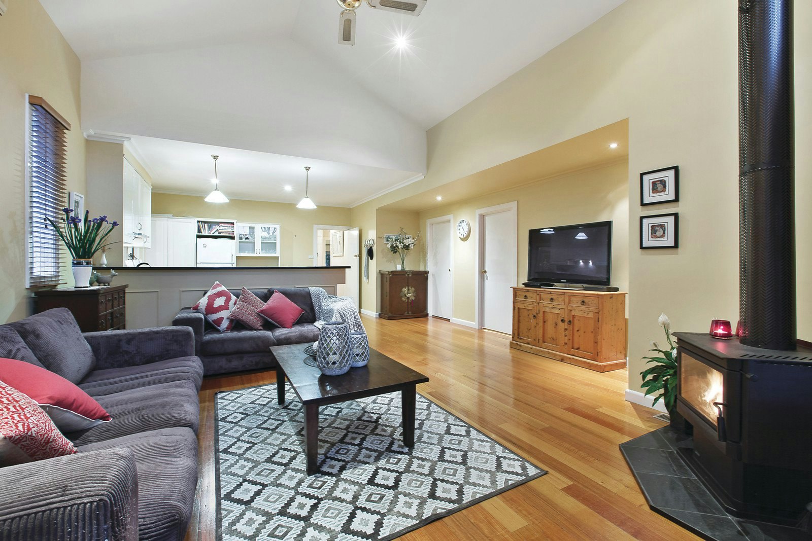 12 Moore Street, Box Hill South, VIC