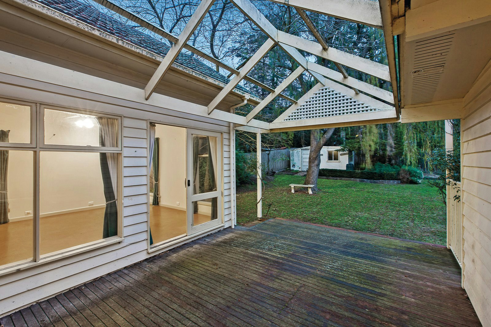 21 Barloa Road, Mont Albert, VIC