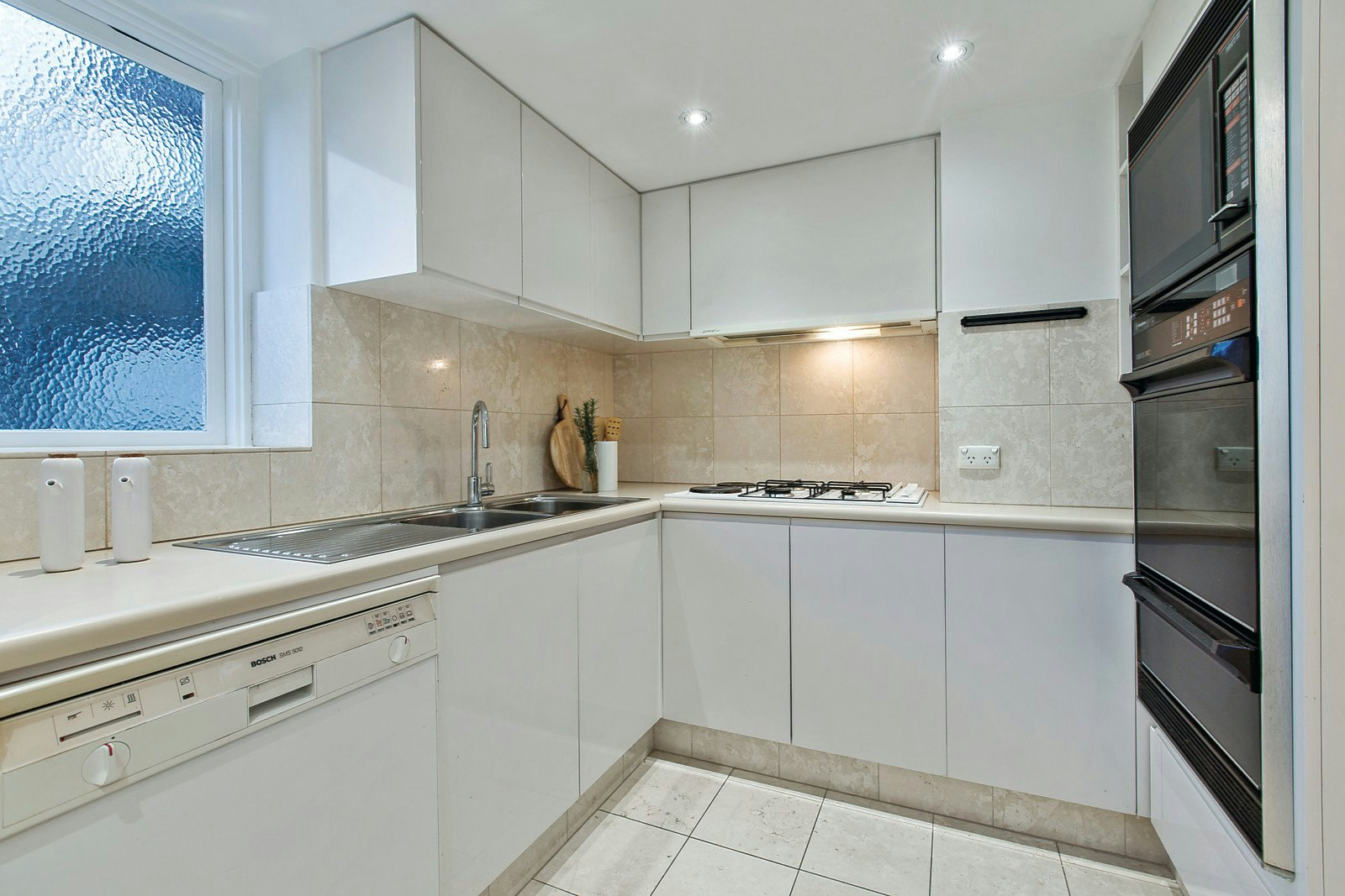 11/2 Theodore Court, Toorak, VIC