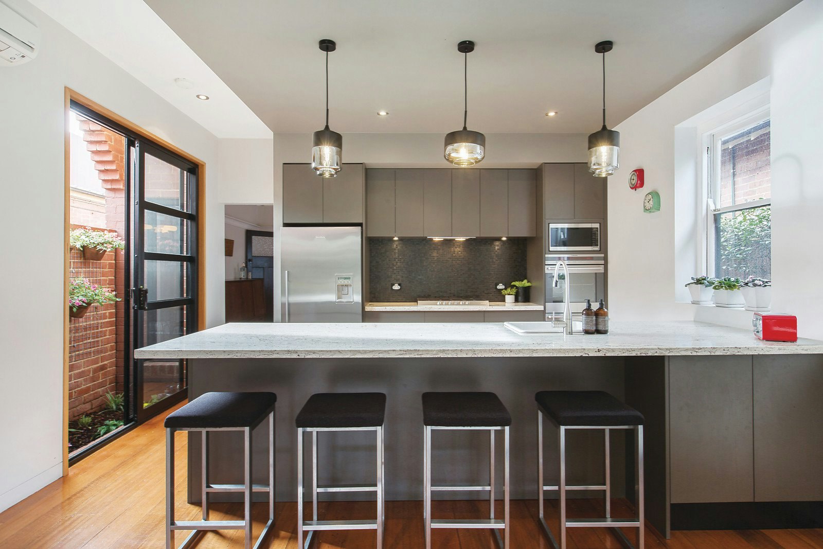 10 Waltham Street, Richmond, VIC