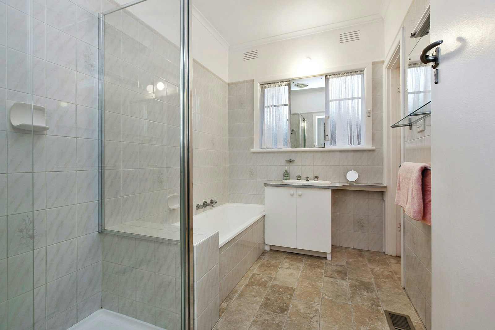 16 Wallis Avenue, Glen Iris, VIC