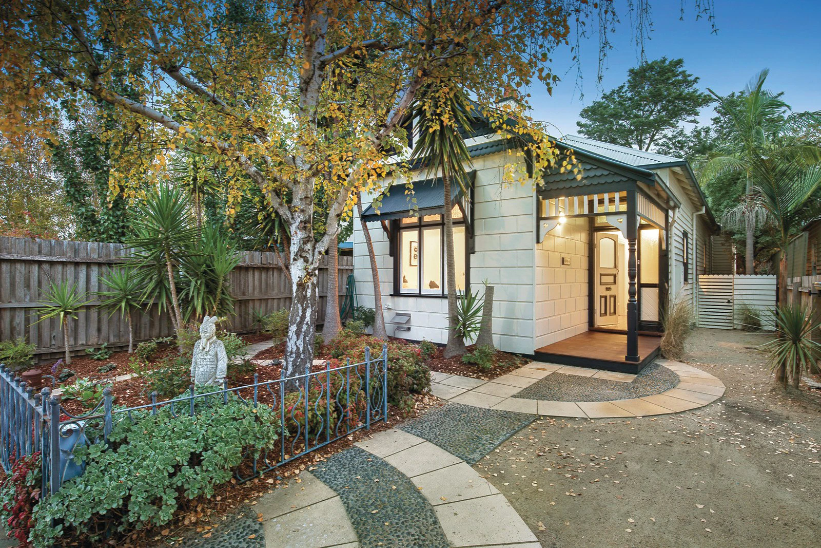 7 Wave Street, Hampton, VIC