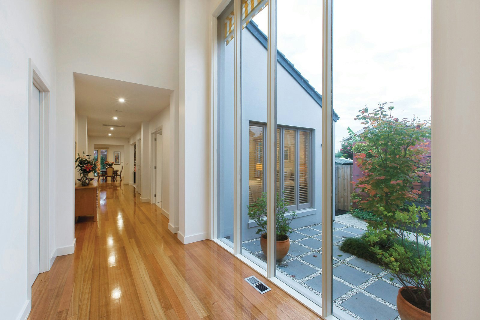 2 Hazeldine Road, Glen Iris, VIC