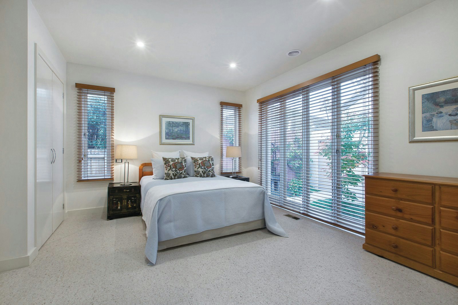 2 Hazeldine Road, Glen Iris, VIC