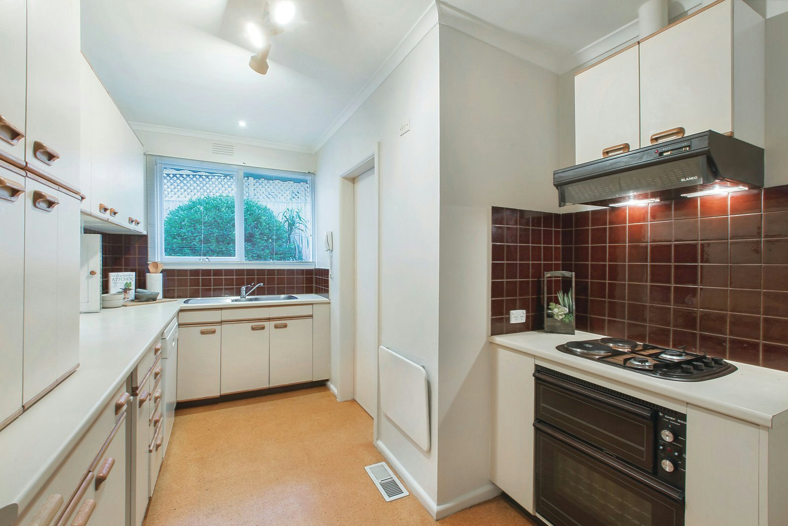 1/76 Whyte Street, Brighton, VIC