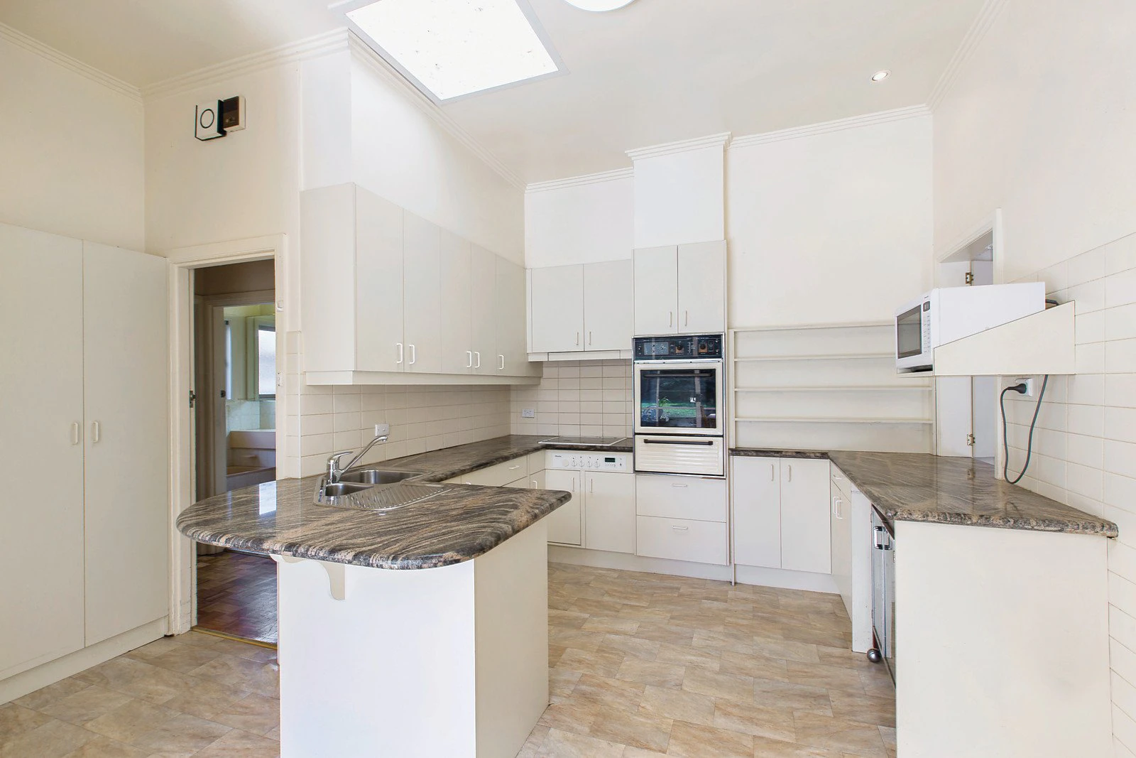 32 Aisbett Avenue, Camberwell, VIC