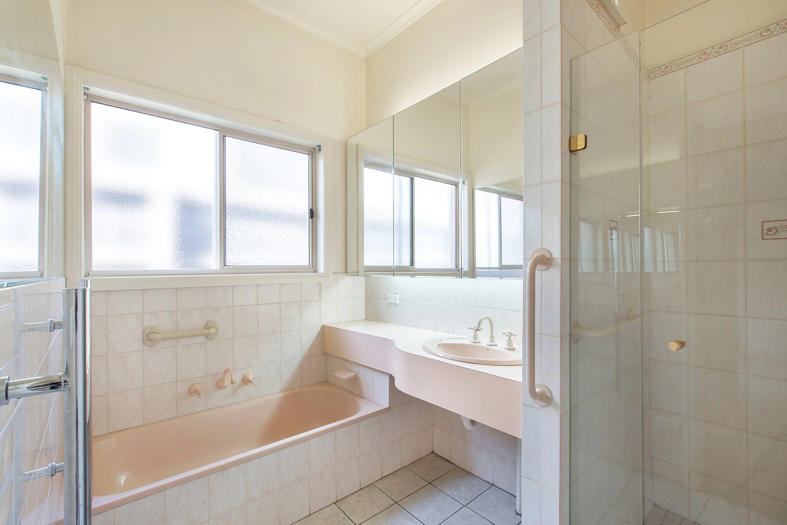 32 Aisbett Avenue, Camberwell, VIC
