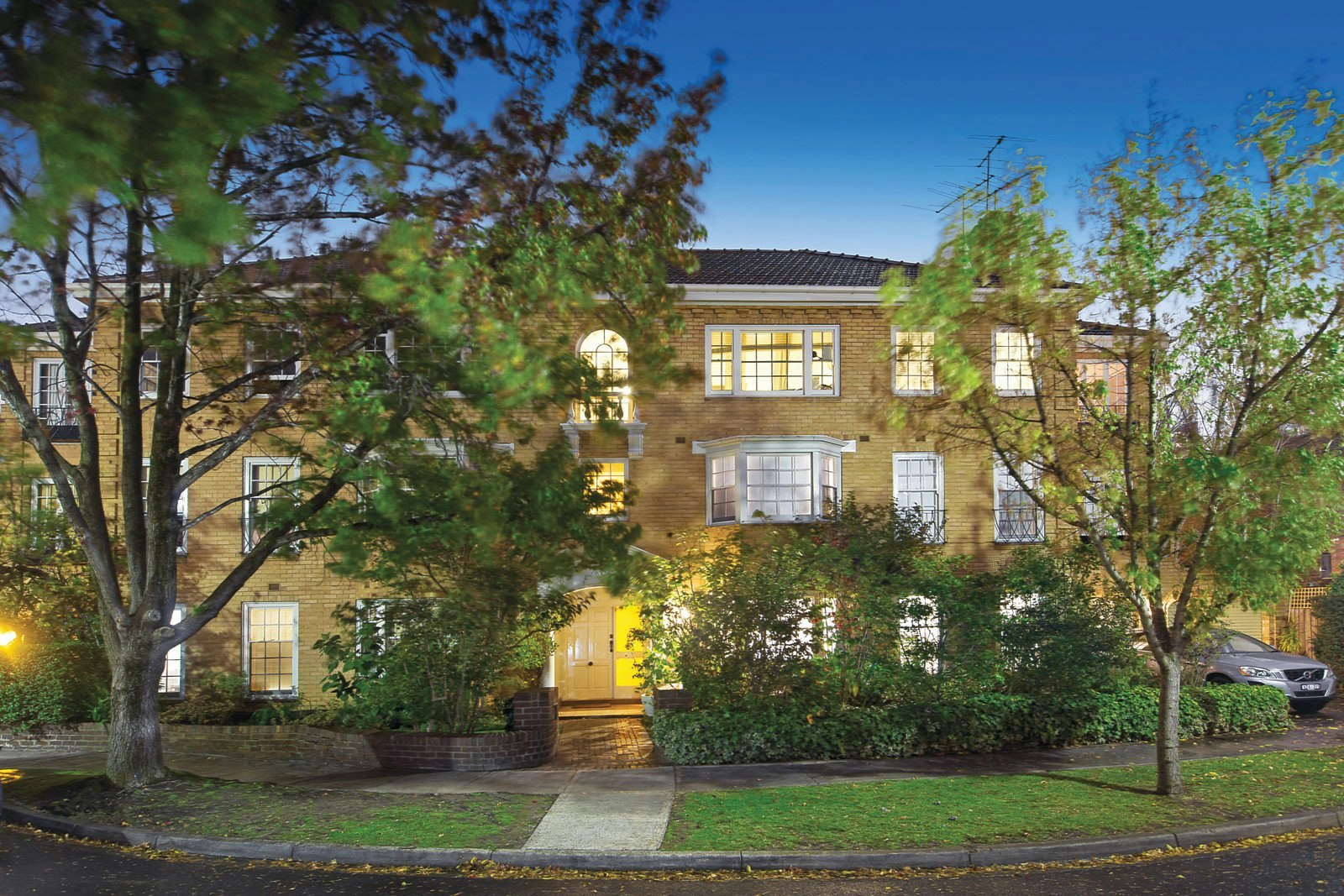 2/5 Stanhope Court, South Yarra, VIC
