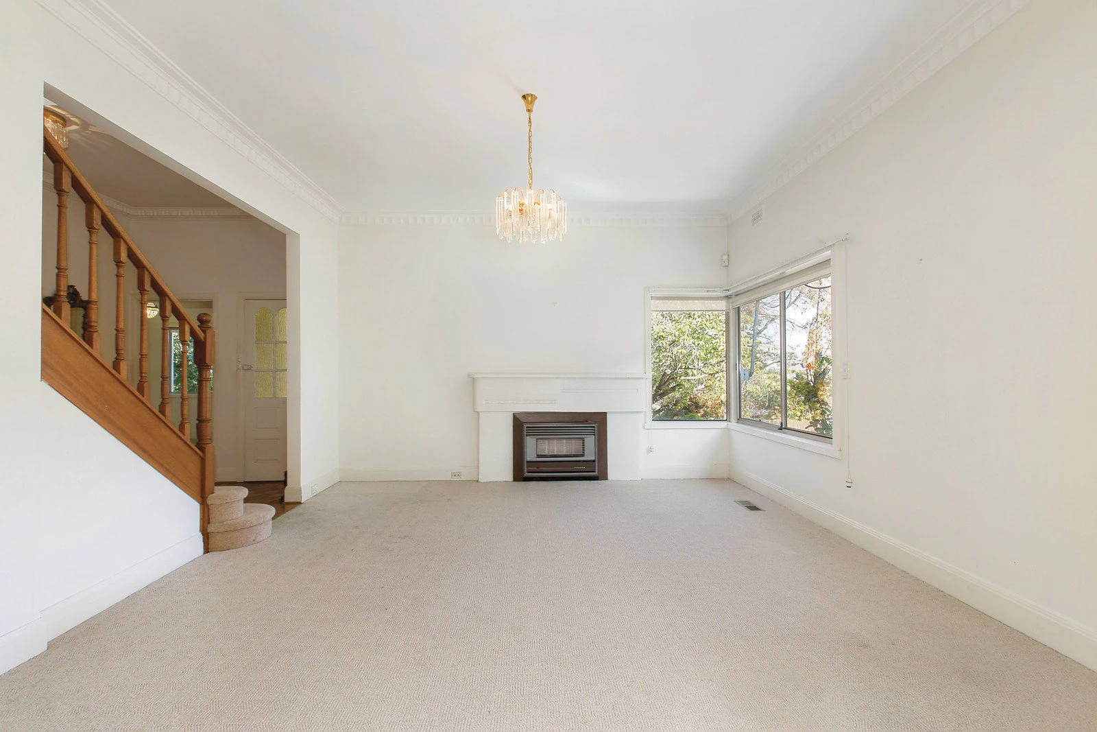 32 Aisbett Avenue, Camberwell, VIC
