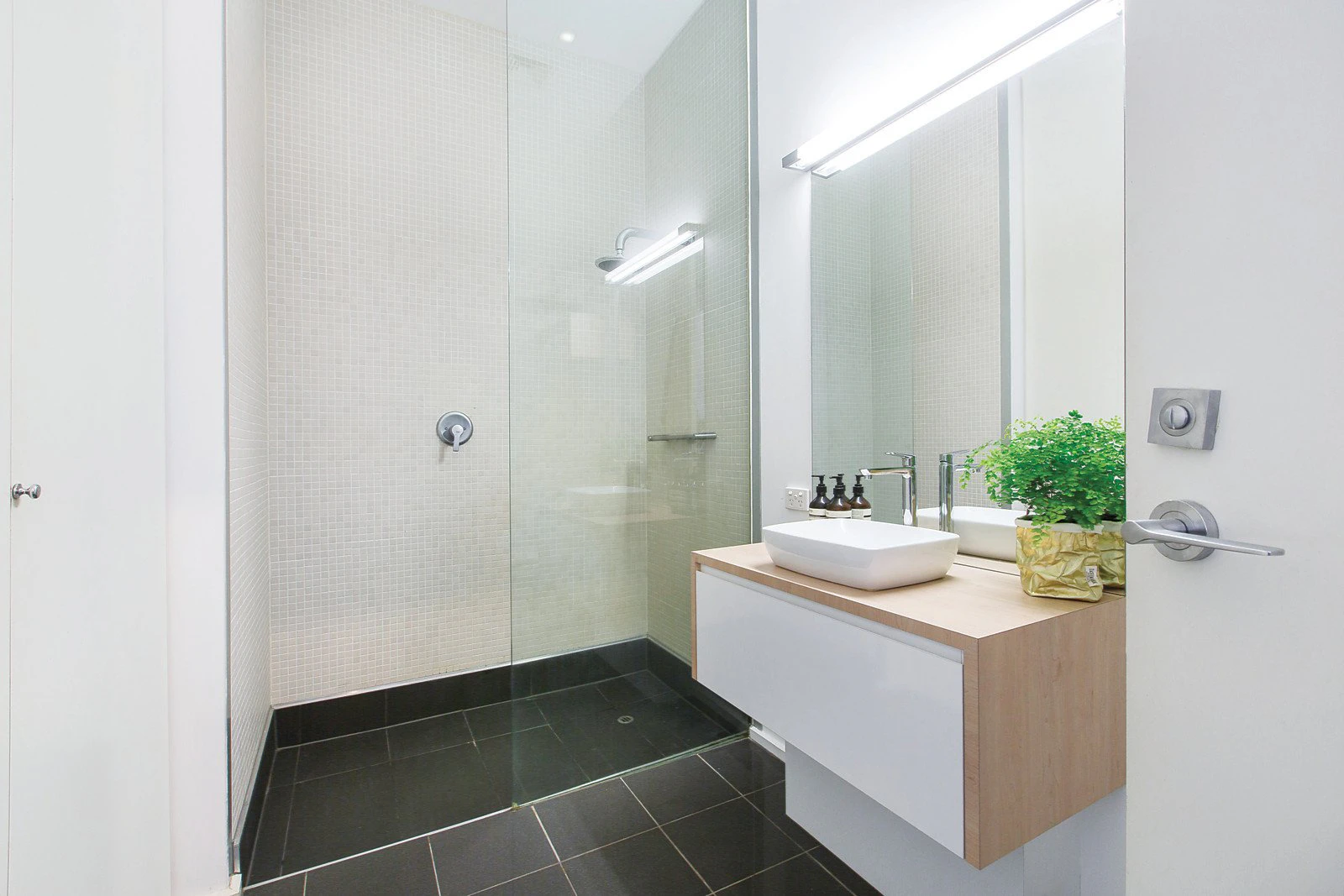 102/11 Hillingdon Place, Prahran, VIC