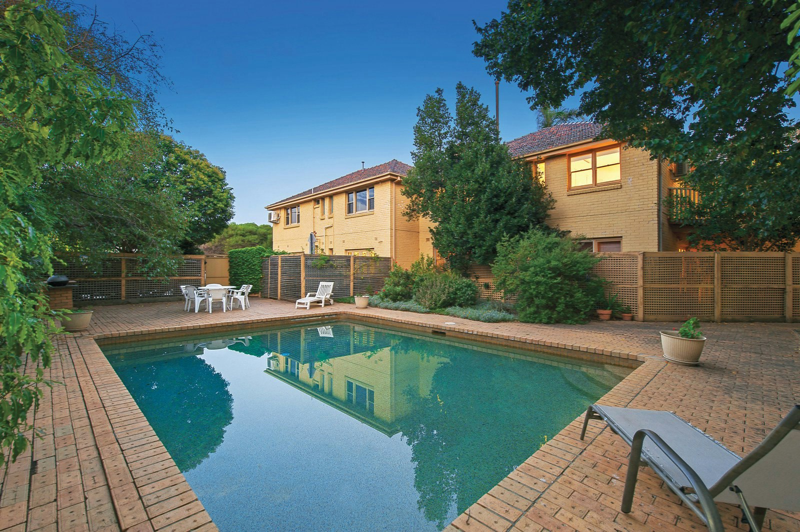 8/3 Railway Avenue, Brighton, VIC