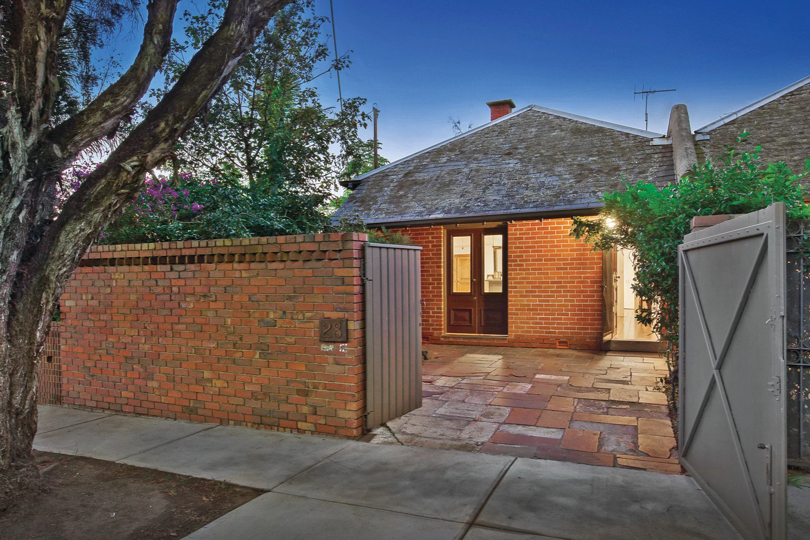 28 Allenby Road, Canterbury, VIC